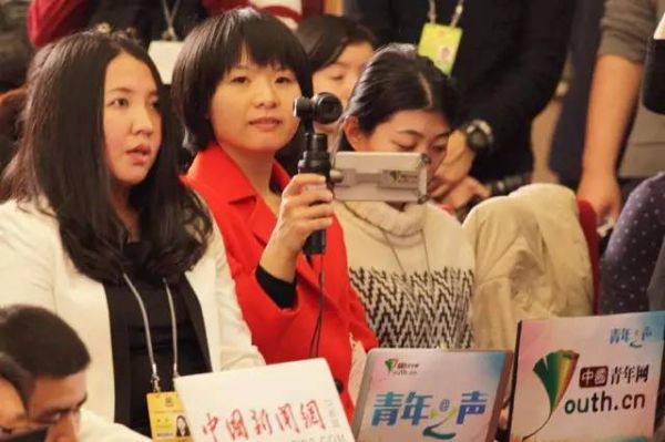 中国青年网总编辑助理吴楚：&ldquo;两会新闻大战&rdquo;激烈又短暂，中国青年网参与两会报道的小伙伴个个小宇宙爆发，焚膏继晷，运用图文、视频、图表、动漫、VR虚拟现实等创新手段，将满满正能量注入互联网。两会是战场更是练兵场，落幕即是新启航，新闻永远在路上！2